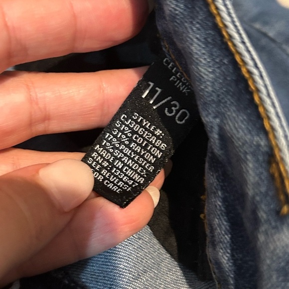 Celebrity Pink Blue Jean Shorts with Rolled Hems size 30/11 - Picture 3 of 5